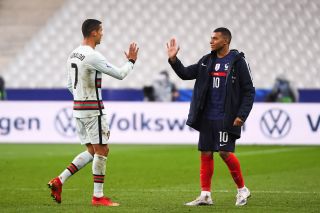Cristiano Ronaldo offre un beau cadeau d’anniversaire à Kylian Mbappé !
