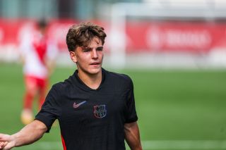 Mercato : Le PSG va refaire un coup à la Xavi Simons !