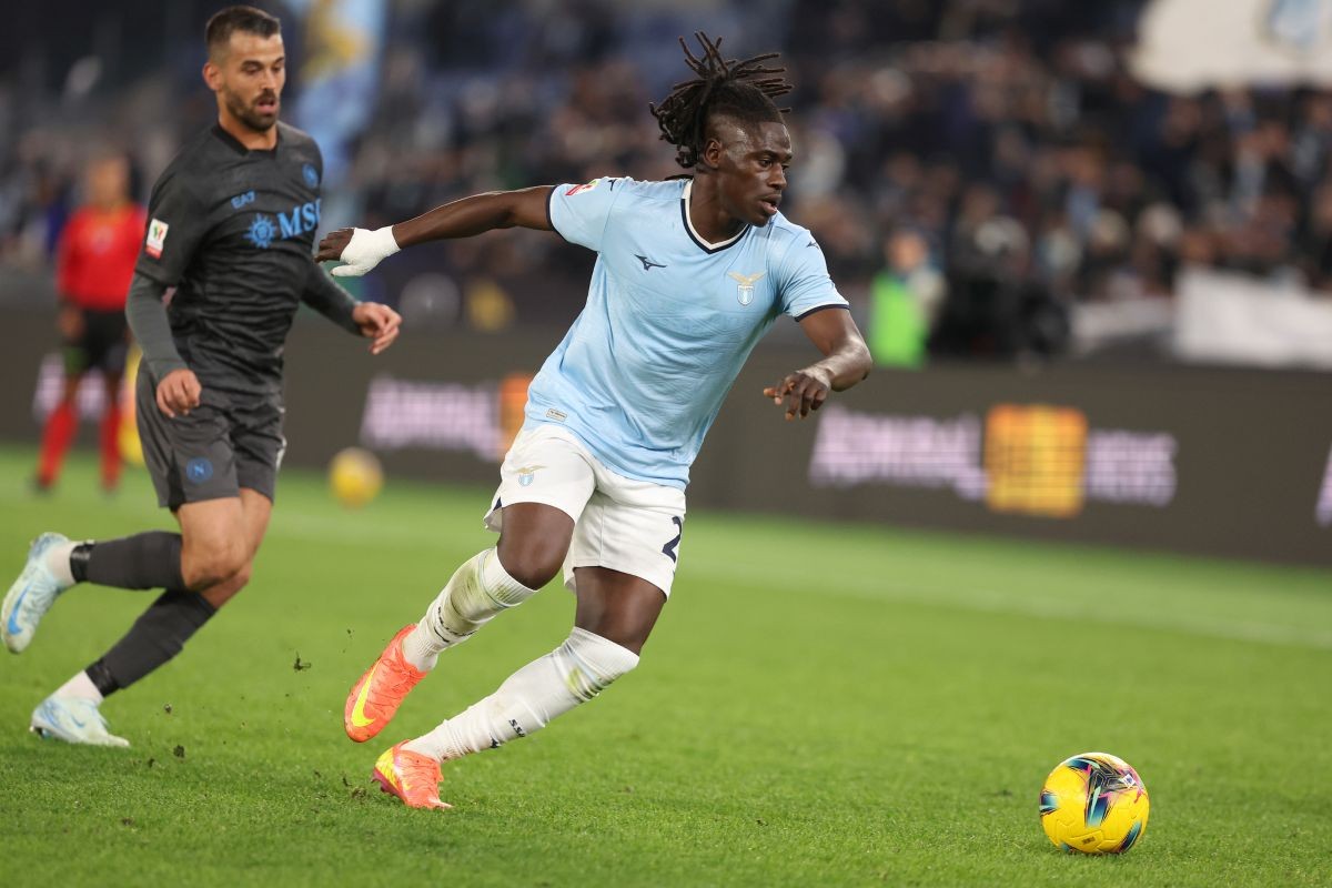 Loum Tchaouna poursuivi par Leonardo Spinazzola