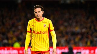 Mercato RC Lens : Un cadre offensif va rester dans le Nord ?