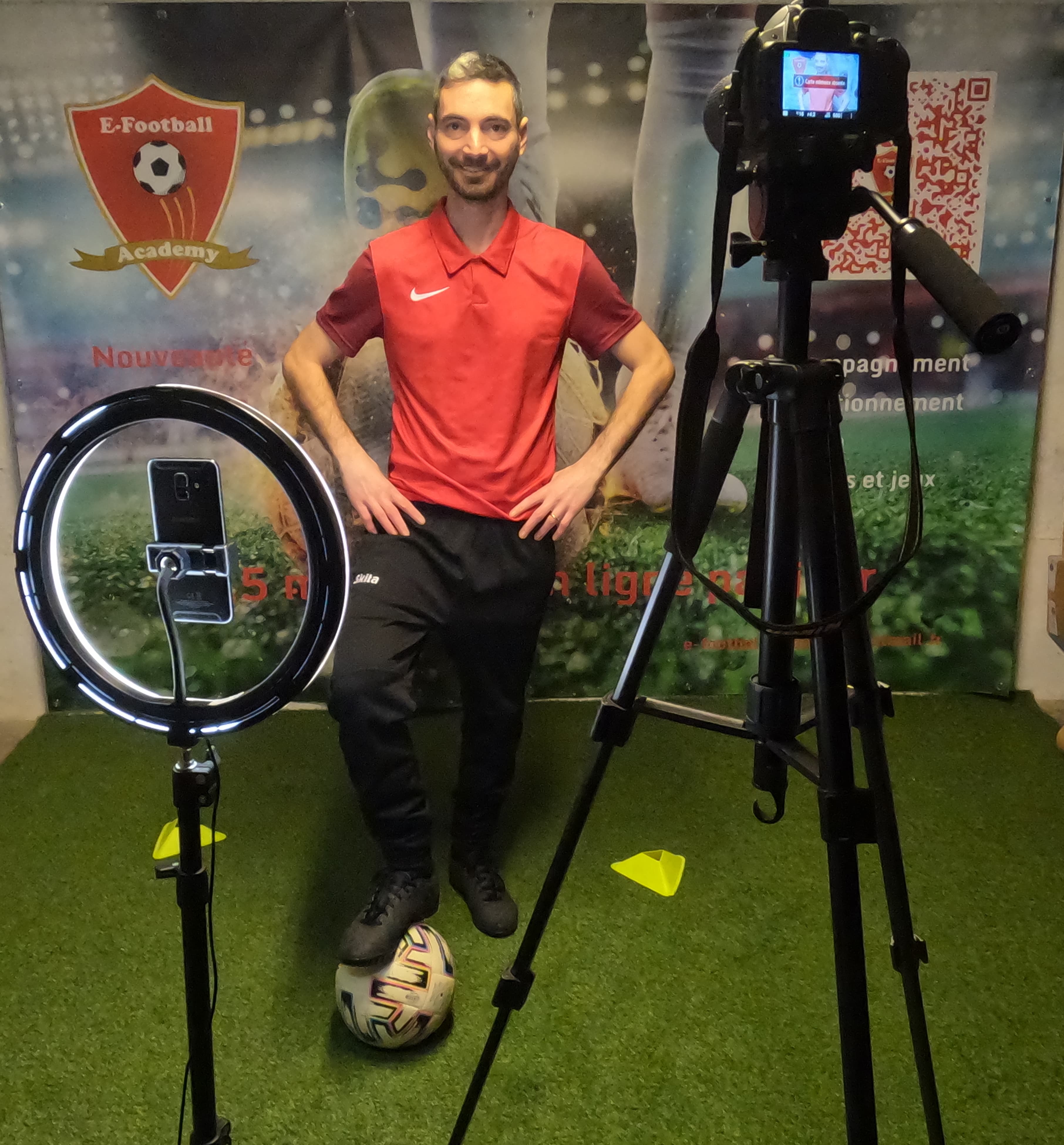 E-FOOTBALL-ACADEMY est spécialisé dans la diffusion de contenus vidéos sur le football en ligne.